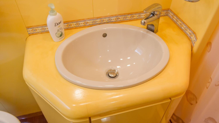 Bathroom 4, Riti Yacht