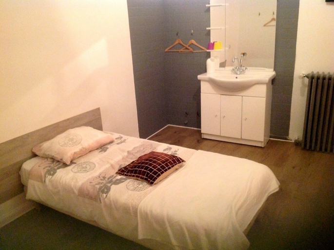 Bedroom 3, Hôtel Restaurant le Refuge, Marne
