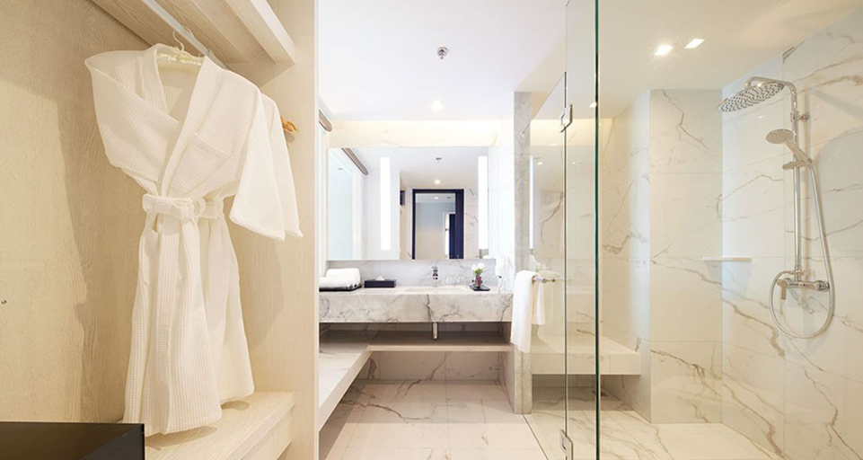Bathroom 5, Health Land Resort & Spa, Pattaya