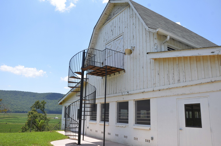 Exterior & Views 2, Mountain Cove Farms Resort, Walker