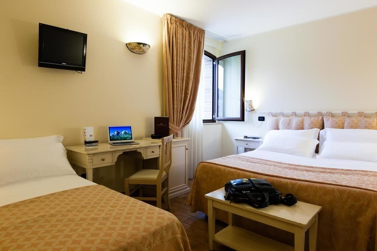 Bedroom 4, Locanda Del Parco Hotel, Teramo