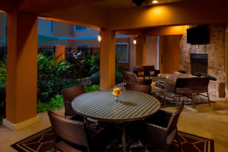Food & Drinks 5, TownePlace Suites by Marriott Houston North / Shenandoah, Montgomery