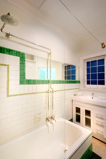 Bathroom 3, Como Court, Melbourne