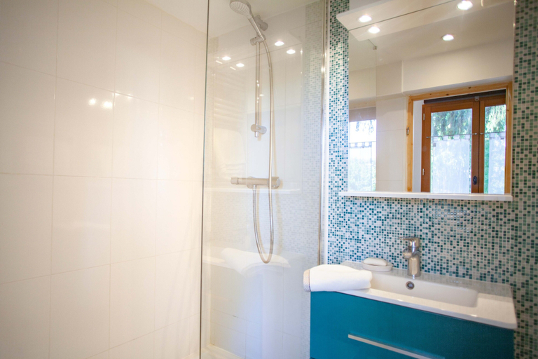 Bathroom 4, LYONEST Chambre d'hôtes, Rhône