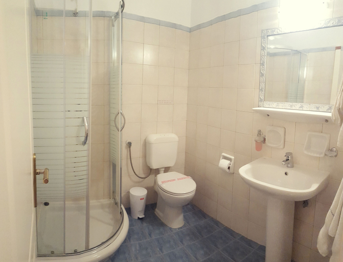 Bathroom 5, Konstantinos, South Aegean