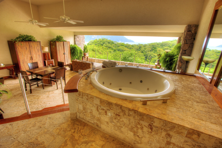 Bathroom 4, Jade Mountain Resort