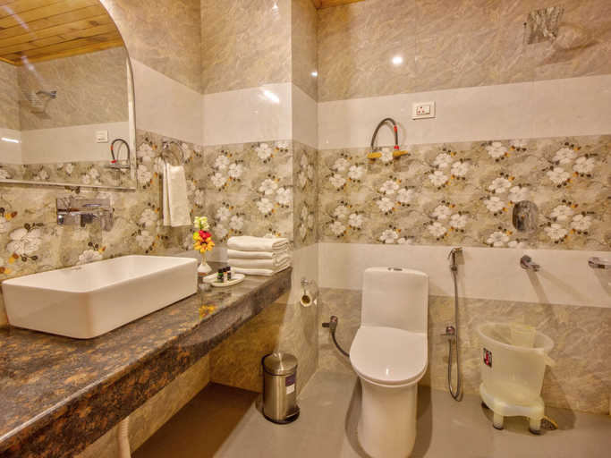 Bathroom, Simi Grand Boutique Hotel, Kullu