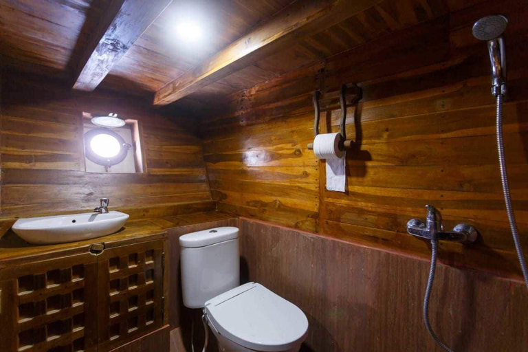 Bedroom 3, Helena Liveaboard, West Manggarai