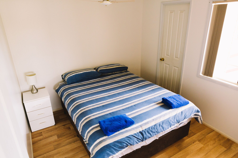 Bedroom 2, Port Gregory Caravan Park, Northampton
