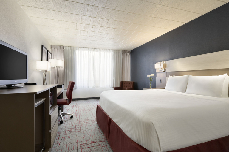 Bedroom 4, Ramada by Wyndham Beaver Falls, Beaver