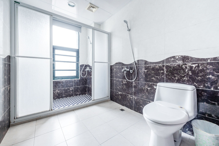 Bathroom 5, Travel Road WuWu, Taitung