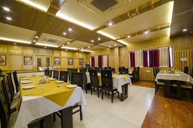 Food & Drinks 5, Hotel Karan Vilas, Agra