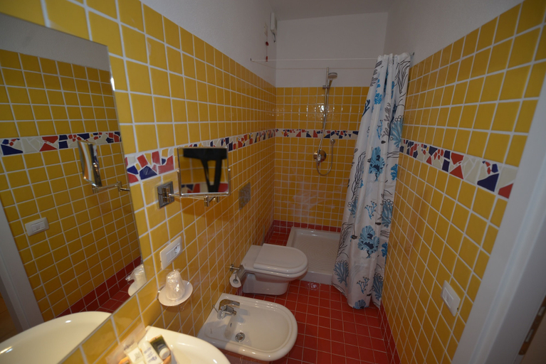 Bathroom 4, Hotel Costa Paradiso, Olbia-Tempio
