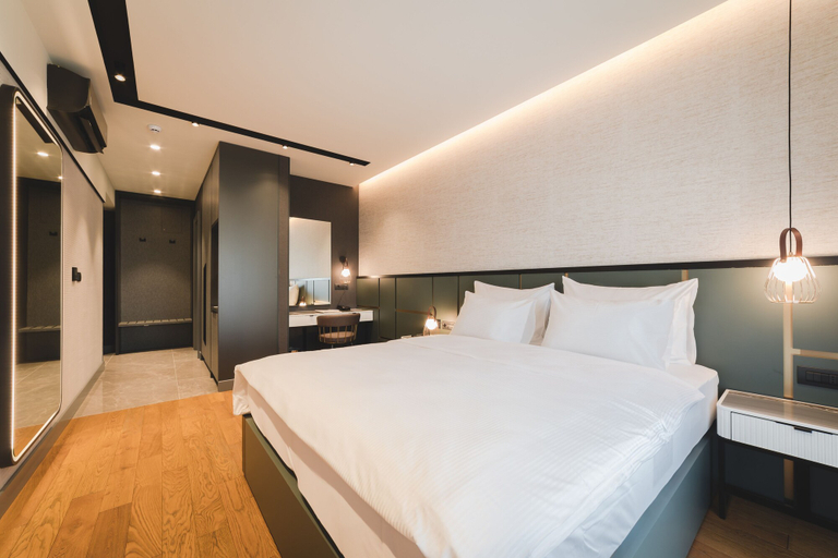 Bedroom 2, Signum Hotel