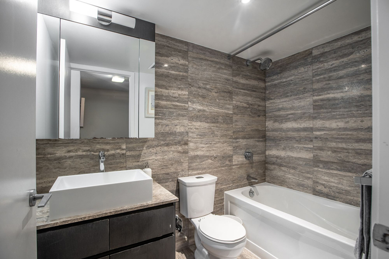 Bathroom 4, Platinum Suites - Stunning Waterfront 2 Bed 2 Bath, Toronto