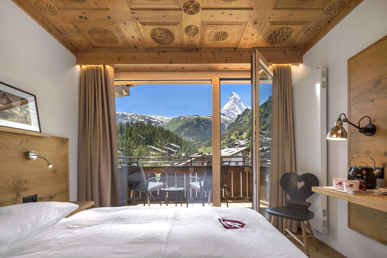Bedroom 3, Swiss Alpine Hotel Allalin, Visp