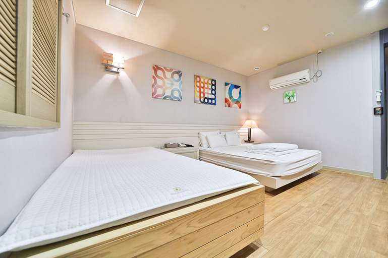 Bedroom 2, B&B HOTEL, Gimhae