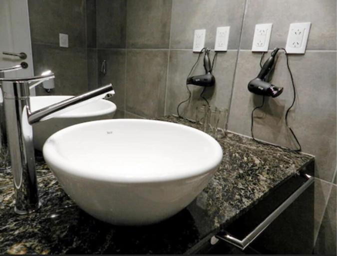 Bathroom 5, Hotel Monaco, Ushuaia