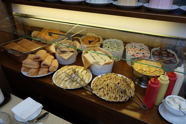 Food & Drinks, Universitetskaya Hotel, Western