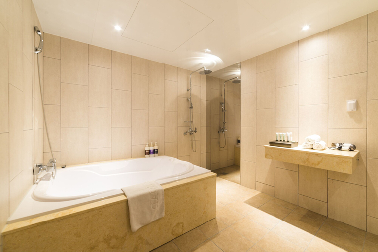 Bathroom 2, Reborn Suwon Silkroad Hotel, Suwon