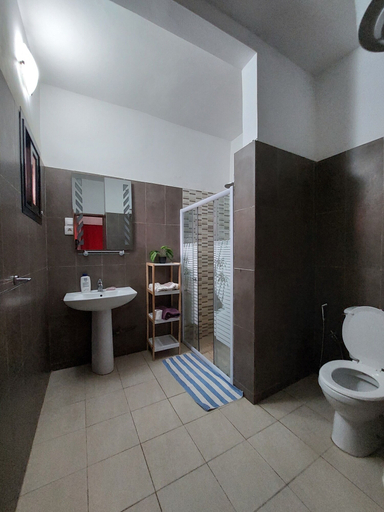 Bathroom 5, Villa Jade, Dakar