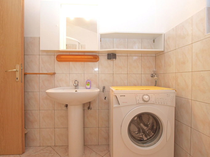 Bathroom 3, Apartment 1455, Vodnjan