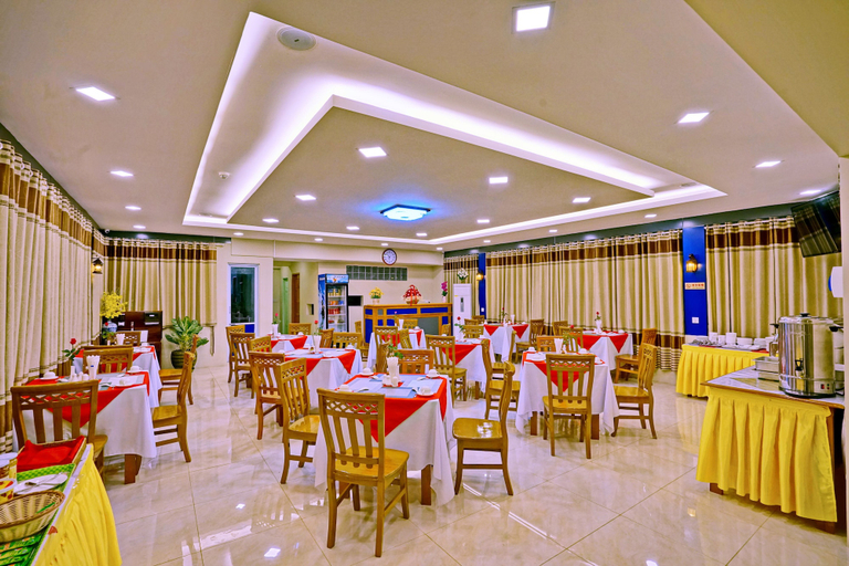 Food & Drinks 5, Moon Light Hotel, Mandalay