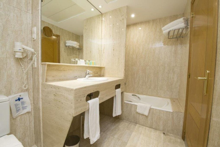 Bathroom 5, Hotel Albufera, Valencia