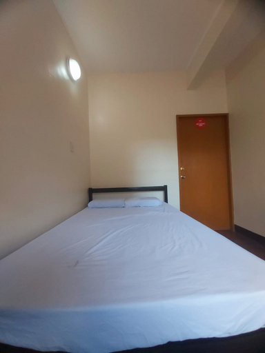 Bedroom 2, OYO 916 Angel's Boardrooms, Quezon City