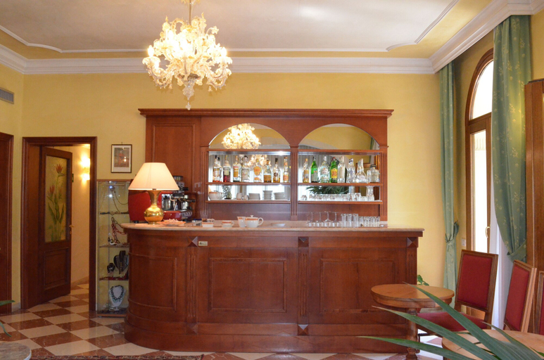 Food & Drinks 5, Villa Cipro, Venezia