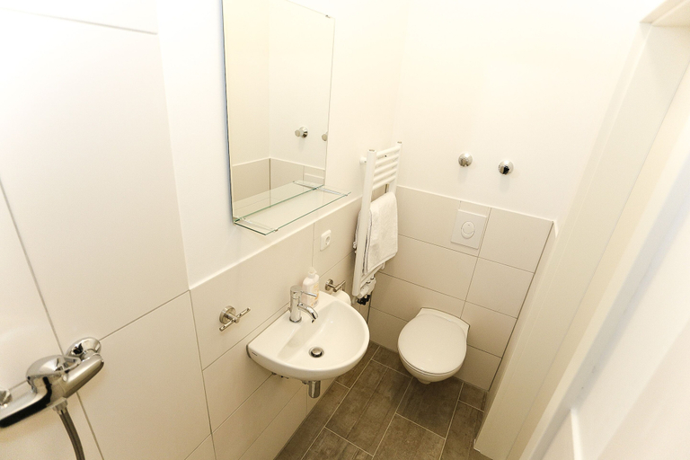 Bathroom 4, Micro Appartments Katz, Nürnberg