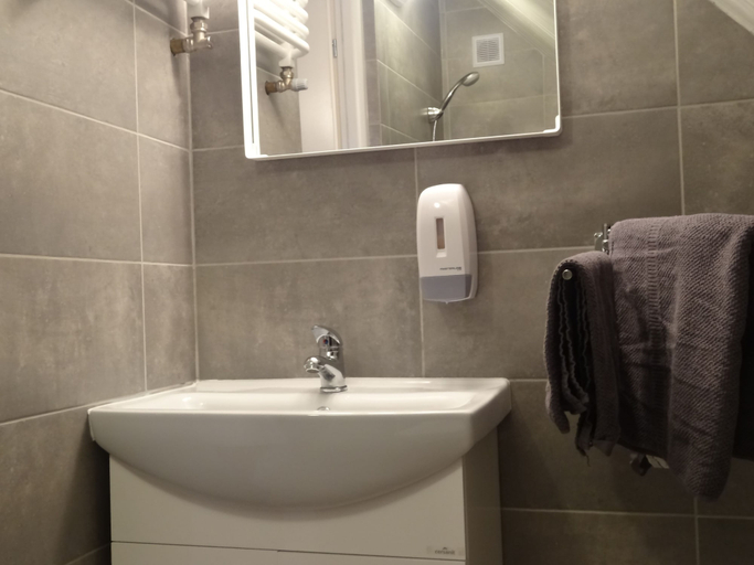 Bathroom 4, Rosemary's B&B, Poznań City