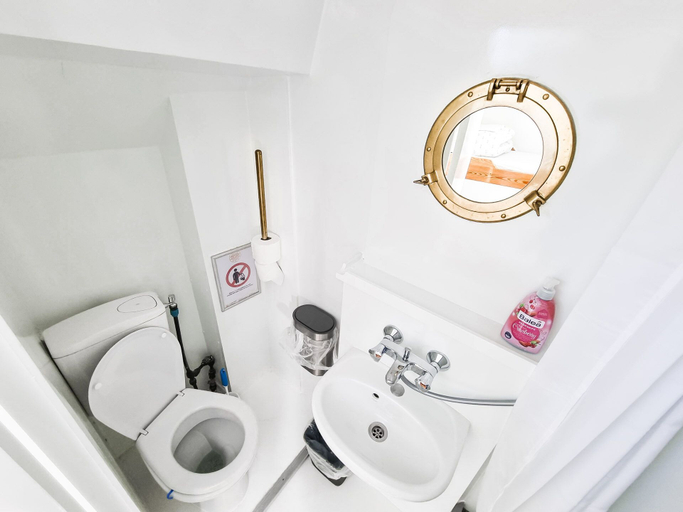 Bathroom 4, The Cabin at MPS Noorderzon, Amsterdam