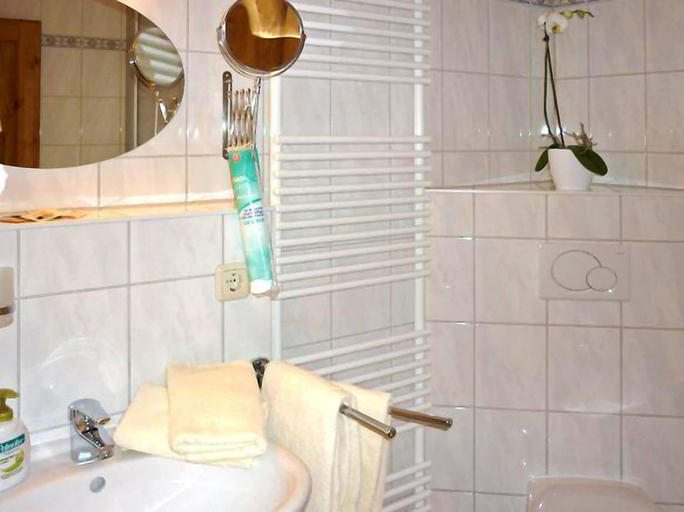 Bathroom 5, Meridian, Görlitz