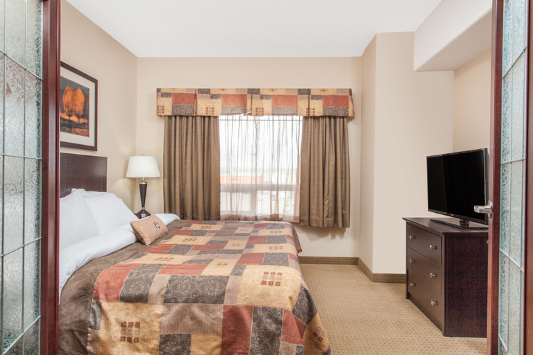 Bedroom 3, Ramada by Wyndham Westlock, Division No. 13