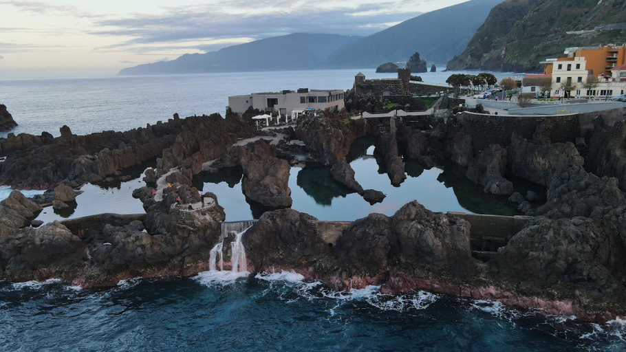 Others 5, Sea and Sun 4 You - Horizonte Azul, Porto Moniz