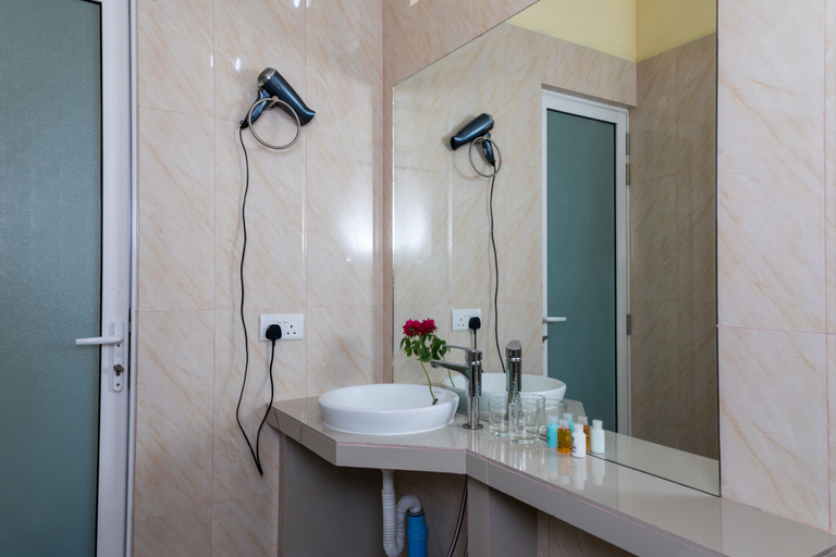 Bathroom 4, Relax Residence Thoddoo Maldives