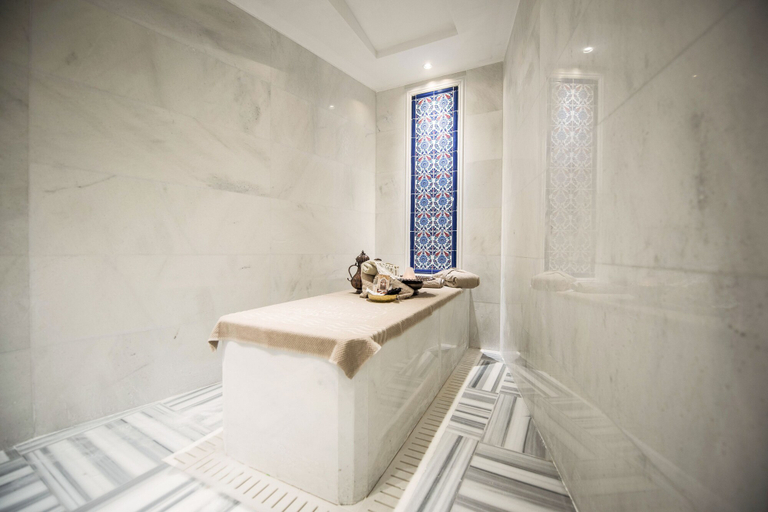 Bathroom 5, Les Ambassadeurs Hotel & Casino