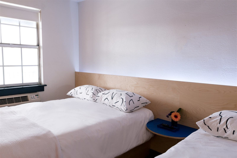 Bedroom 4, The Iris Motel, Davidson