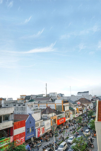 Exterior & Views 9
