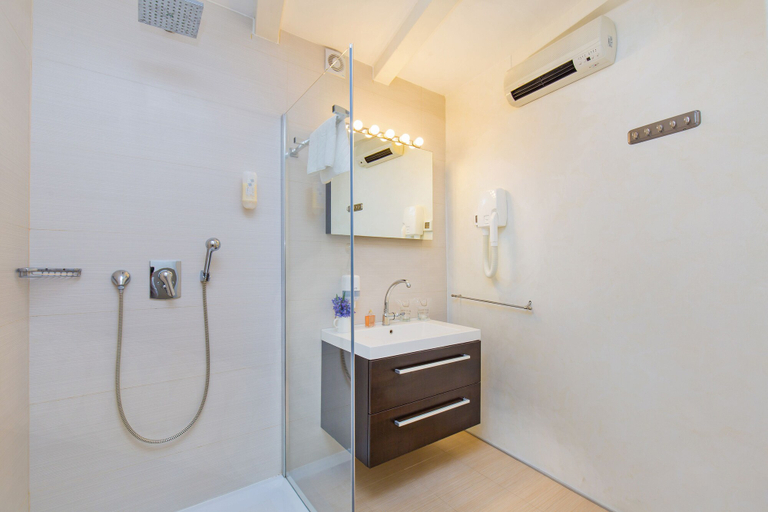 Bathroom 3, Hotel Villa Valdibora, Rovinj