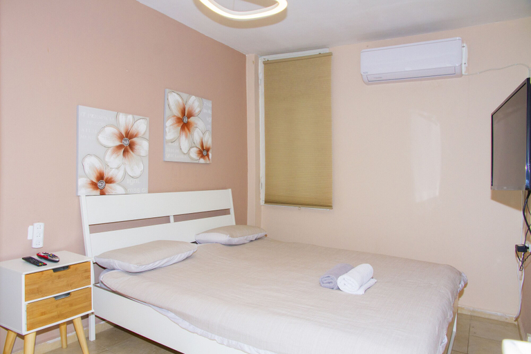 Bedroom 3, KAV Apartments - Near Assuta Korazim St