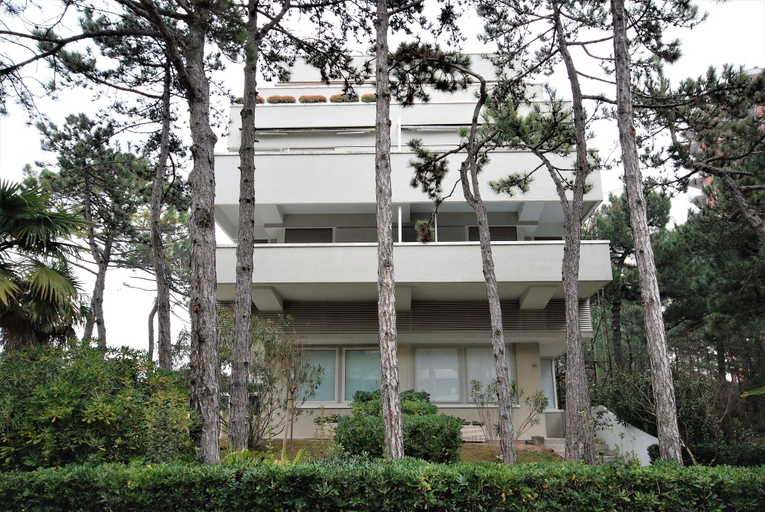 Others 3, Palme Residence, Udine