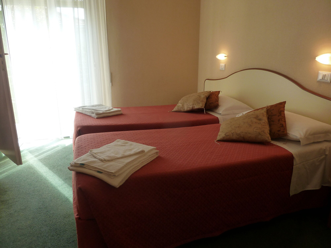 Bedroom 3, Crosal, Rimini