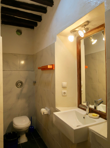 Bathroom 3, Cafe Central, Mossuril