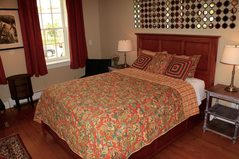 Bedroom 2, Butler House, Lamoille