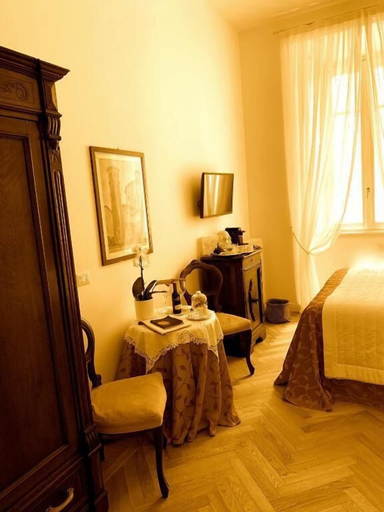 Bedroom 5, La Belle Coquette B&B, Como