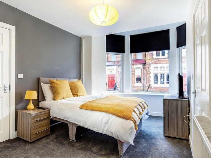 Bedroom 2, Townhouse Plus @ 166 Edleston Road Crewe, Cheshire East