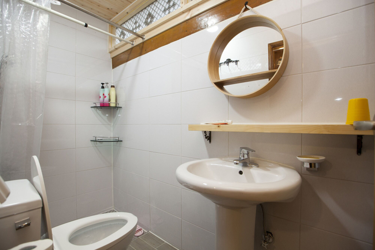 Bathroom 4, The Hanok, Jeonju