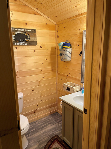 Bathroom 4, Gnoming Around, Sevier